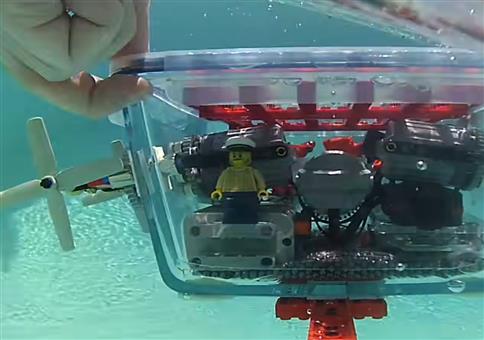 Das LEGO-Ikea-U-Boot