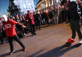 Beeindruckende Street Fußball Skills